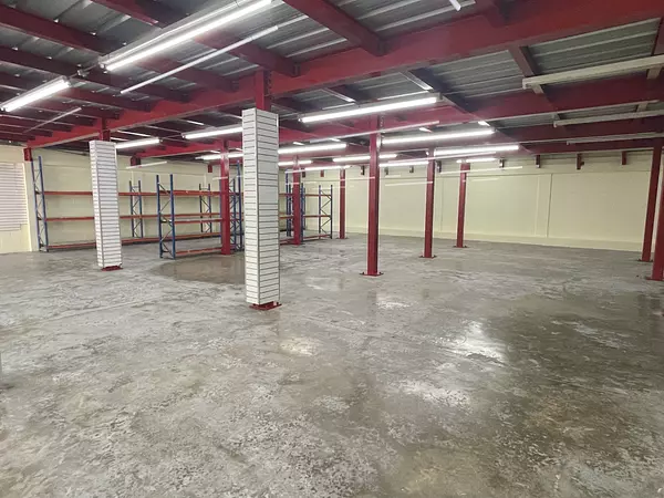 oficinas y locales comerciales - Nave en las palmas de Herrera 8