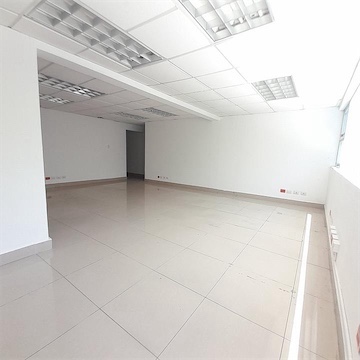 oficinas y locales comerciales - Local amplio en la Esperilla  3