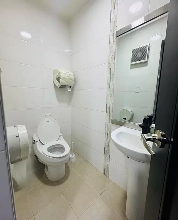 oficinas y locales comerciales - Locales Disponibles – Ensanche Naco, Santo Domingo 9