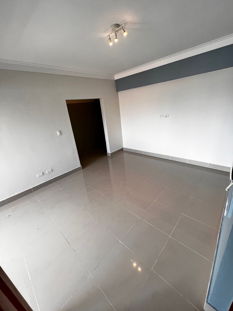 apartamentos - Vendo Evaristo morales dos habitaciones con línea blanca dos parqueos balcón  8