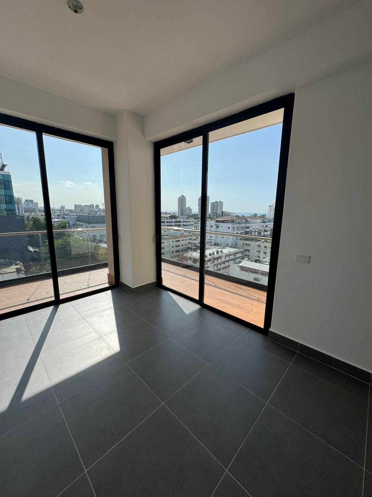 apartamentos - Vendo bellla vista sur piso 8 dos hab 2.5 baños do 9