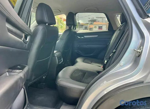 jeepetas y camionetas - Toyota rav4 2023 xle premium  6