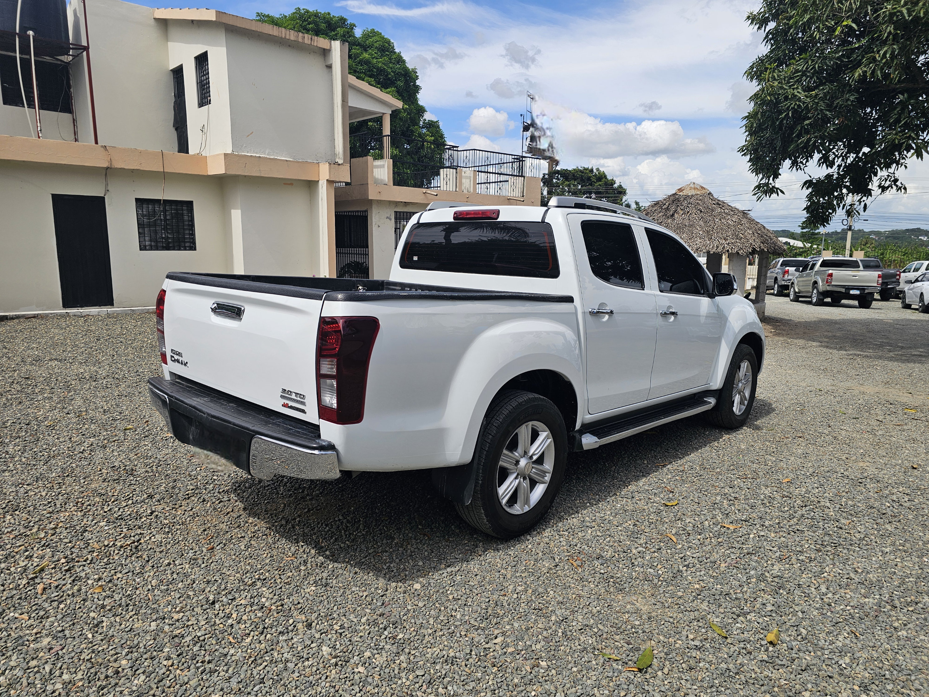 jeepetas y camionetas - Isuzu D-max 2017 full 3