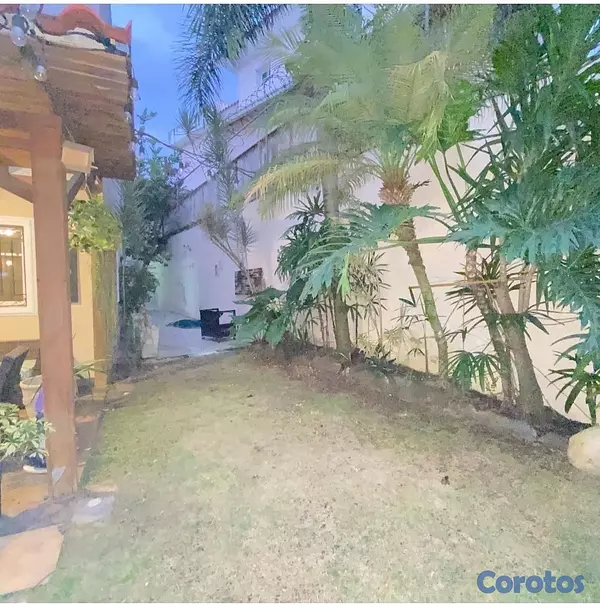 casas - vendo casa los Ríos de dos muebles 5 habitaciones 4 de ellas con baño 3 parqueos 3