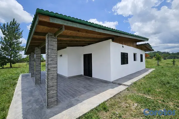 casas vacacionales y villas - Vendo Hermosa Casa de Campo en Monte Plata 5