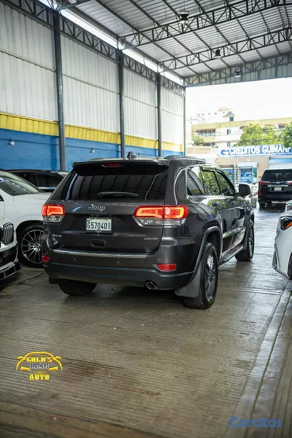 jeepetas y camionetas - Jeep Grand Cherokee Limited 4x4 2018 Clean Carfax 7