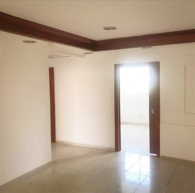 oficinas y locales comerciales - Local en Piantini 130 M 2