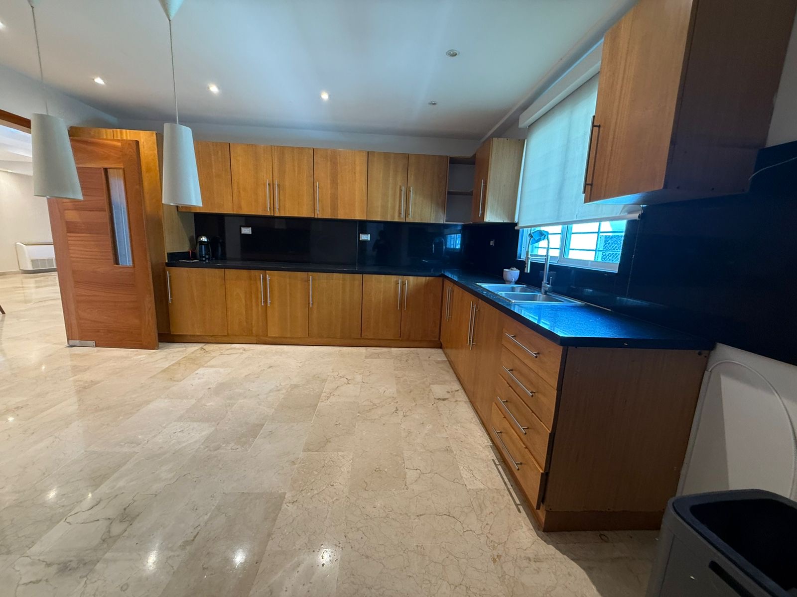 apartamentos - Vendo renacimiento piso 5 tres hab con su baño dos