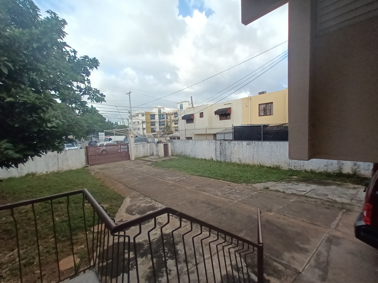 solares y terrenos -  Vendo solar en Vista Hermosa, con 828M2, y 20 m2 de  frente.  0