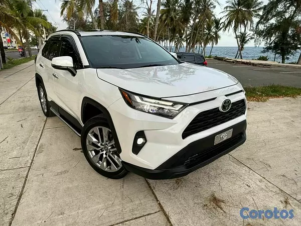 jeepetas y camionetas - Toyota rav4 2023 xle premium  2