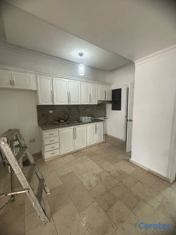 apartamentos - Alquilo apartamento vacío clásico en Bella Vista 3
