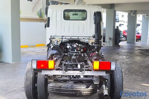 camiones y vehiculos pesados - Isuzu QMR 12 Pies 3