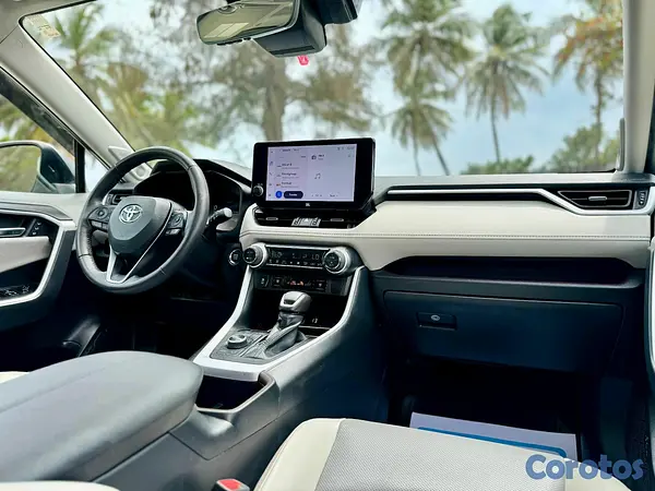 jeepetas y camionetas - Toyota rav4 limited 2024 13