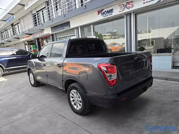 jeepetas y camionetas - KGM REXTON 2021 GRIS OSCURO DIESEL 5