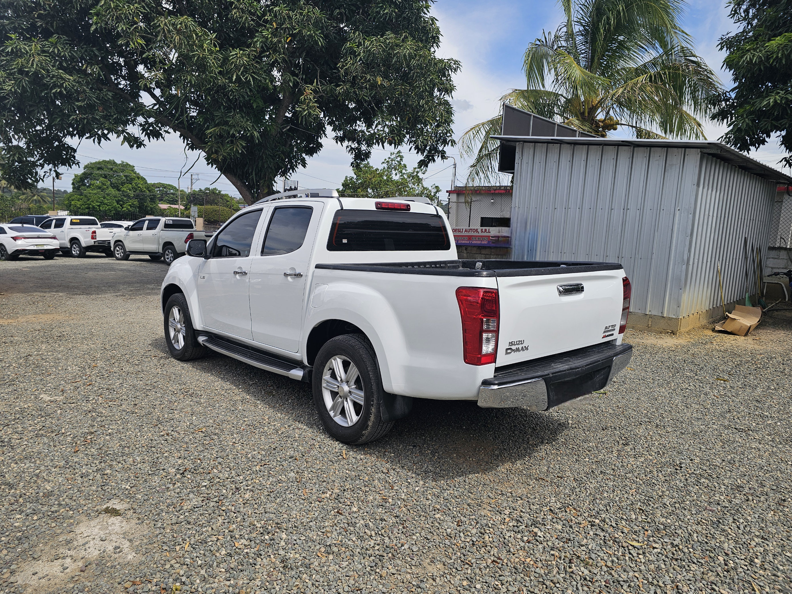 jeepetas y camionetas - Isuzu D-max 2017 full 4