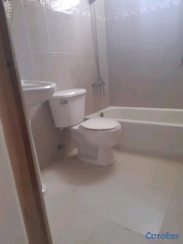 apartamentos - ALQUILO, APTO. AMPLIO PROX. A CARREFOUR  4