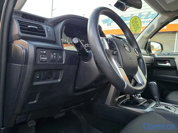 jeepetas y camionetas - OFERTA! TOYOTA 4RUNNER 2020 SR5 EN COMO NUEVA 8