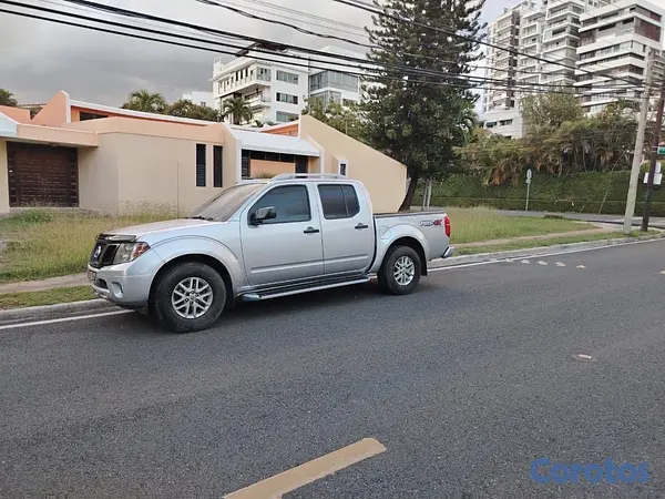 jeepetas y camionetas - Nissan frontier SV 2015 transmisión mecánica  6