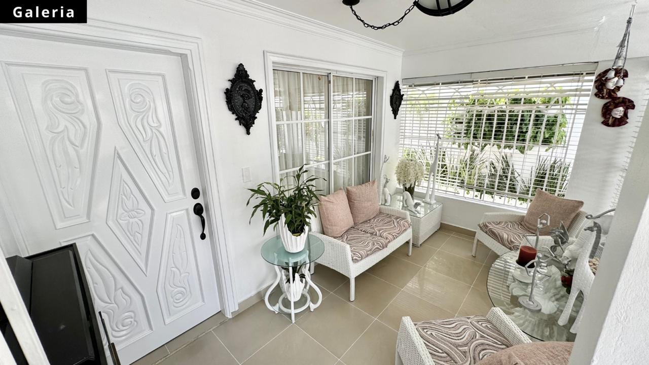 casas - Hermosa casa, Urb. Sorimar, Av. Independencia 3