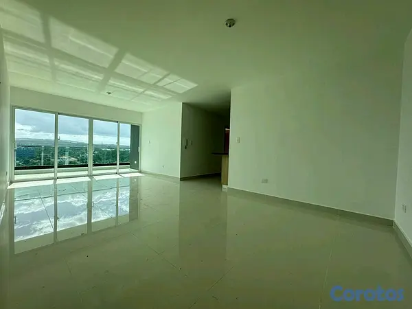 apartamentos - SE VENDE HERMOSO Y ESPACIOSO PRIMER NIVEL EN AVE. HISPANOAMERICANA, SANTIAGO 7