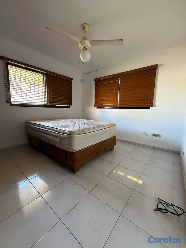 apartamentos - independencia km 71/2 segundo piso con balcón  3