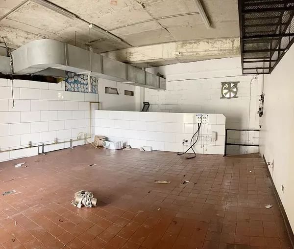 oficinas y locales comerciales - Local céntrico en Arroyo Hondo  3