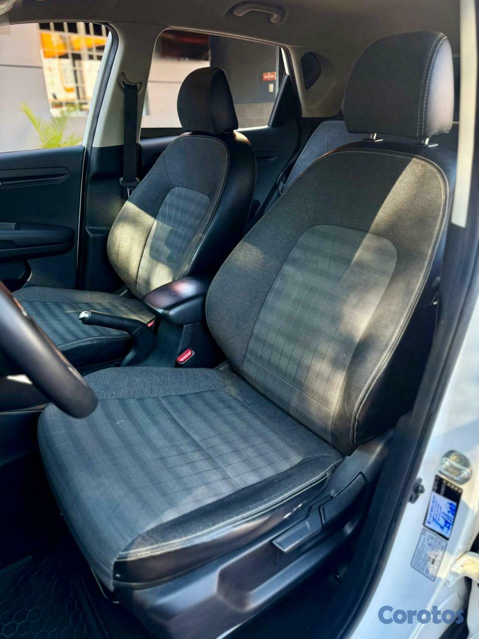 jeepetas y camionetas - KIA SPNET BLANCA 2022 3