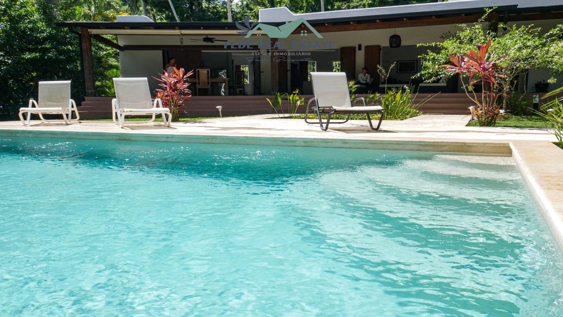 casas vacacionales y villas - VILLA DE 2 NIVELES CON BUNGAÓS CERCA DE LA PLAYA - LAS TERRENAS 7