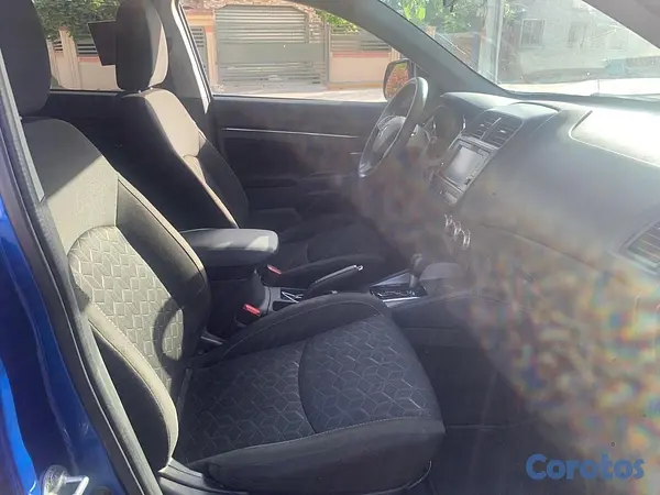 jeepetas y camionetas - Mitsubishi Outlander 2020 7