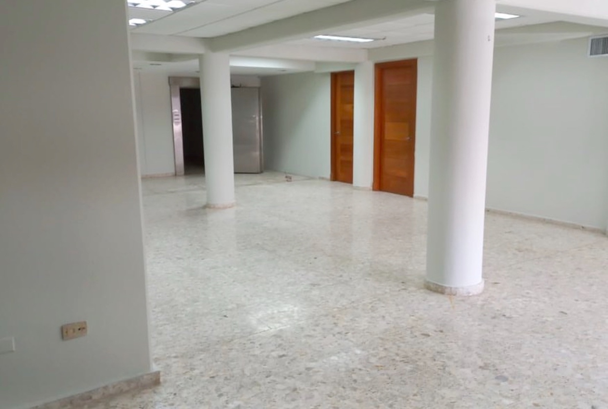 oficinas y locales comerciales - Local céntrico en Naco  1