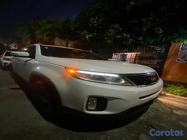 jeepetas y camionetas - KIA SORENTO 2015 blanca 
 7