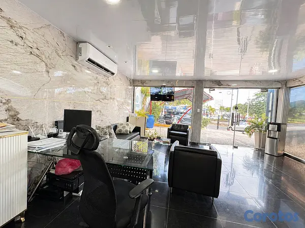 oficinas y locales comerciales - AMPLIO LOCAL  9