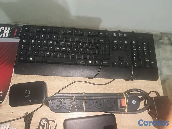 otros electronicos -  libro top notch y vendo un teclado 9
