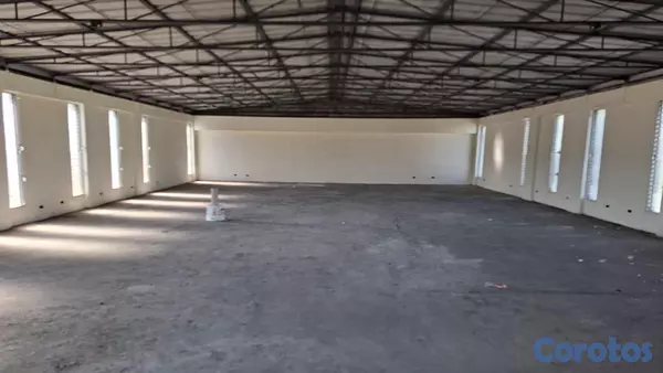 oficinas y locales comerciales - En Alquiler Local en Gazcue 4to nivel de 120m2 3
