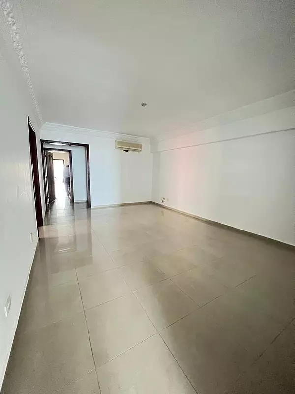 apartamentos - Se vende espacioso apartamento en Evaristo Morales 6