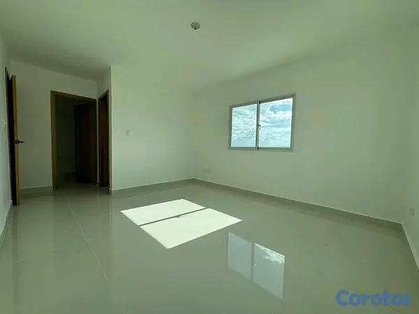 apartamentos - SE VENDE HERMOSO Y ESPACIOSO PRIMER NIVEL EN AVE. HISPANOAMERICANA, SANTIAGO 5