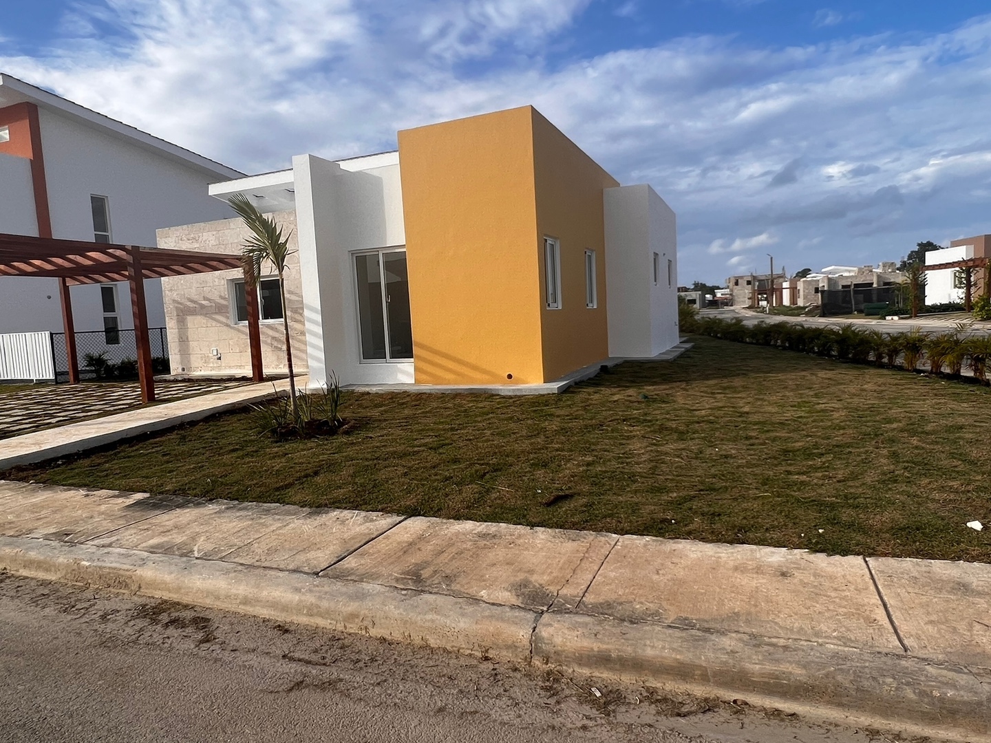casas - Venta de Villa en vista cana punta cana con 442mts zona turística RD 5
