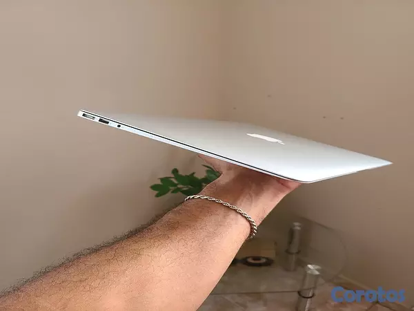 computadoras y laptops - MacBook Air 2017 i5 | 8GB RAM | 128GB SSD | Excele 8