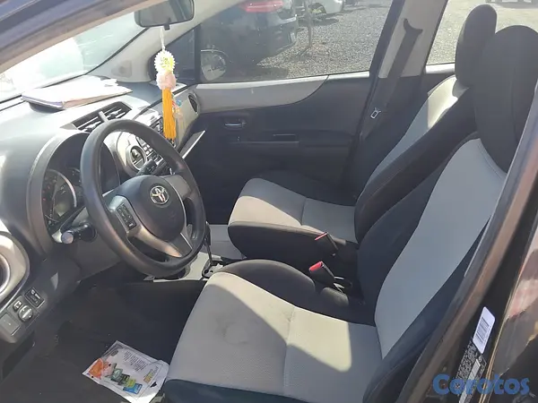 carros - TOYOTA YARIS 4