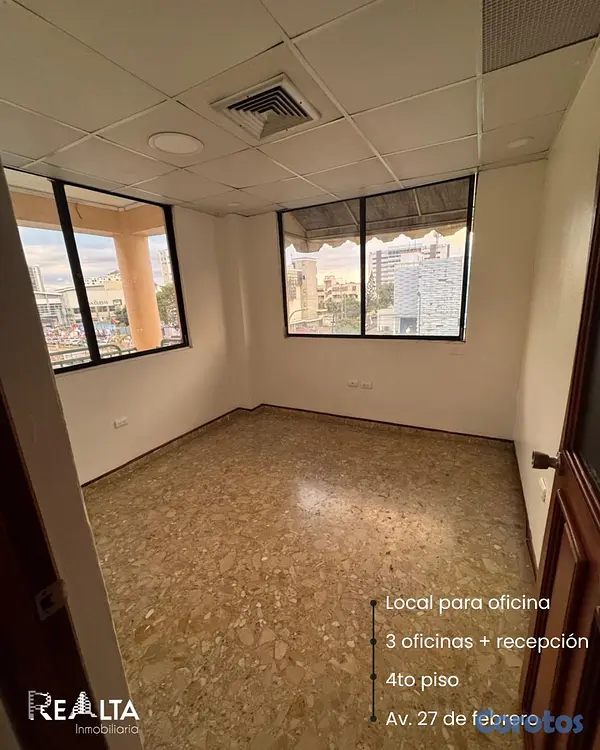 oficinas y locales comerciales - Local con TRES OFICINAS + RECEPCION en la Av 27 de 2