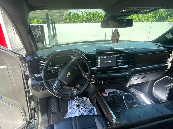 jeepetas y camionetas - chevolet silverado 2023 8