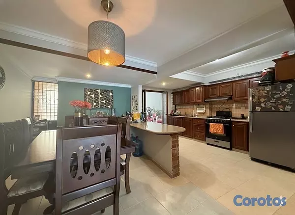 apartamentos - vendo pis 4 mirador norte tres habitaciones 2.5 baños dos parqueos balcón servi 8