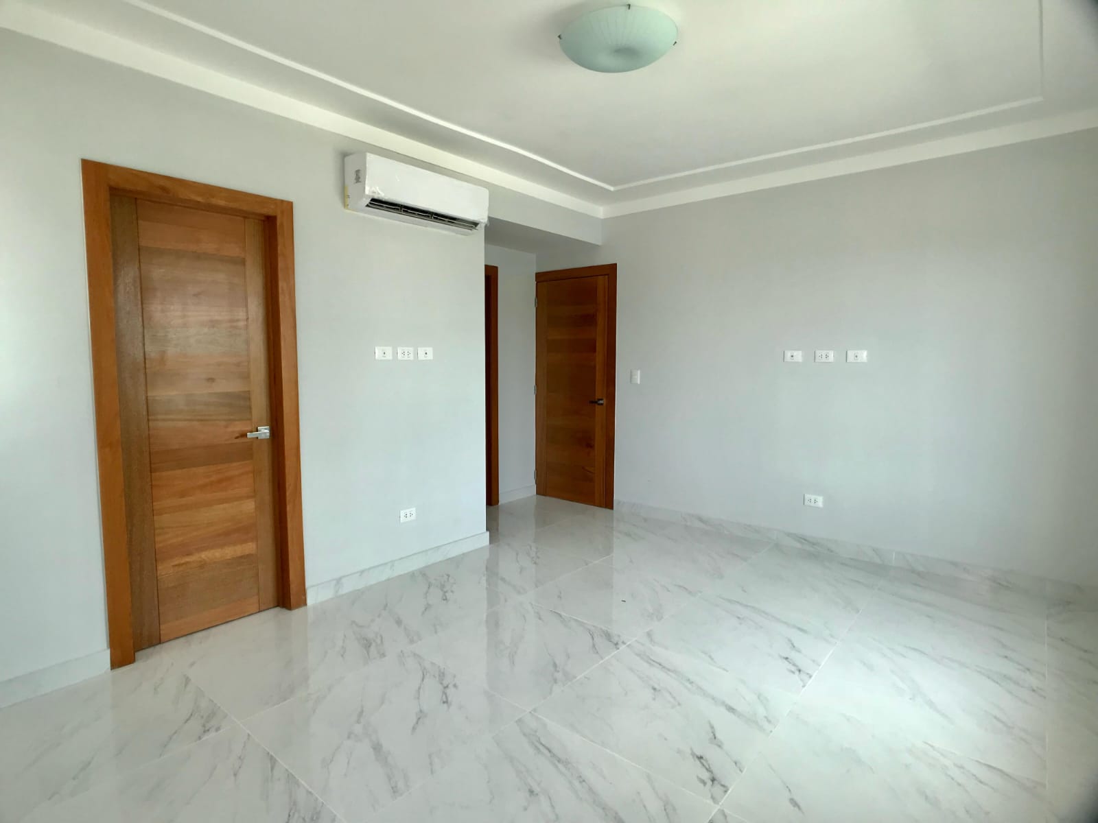 apartamentos - Alquiler Amplio Línea Blanca en Bella Vista 1
