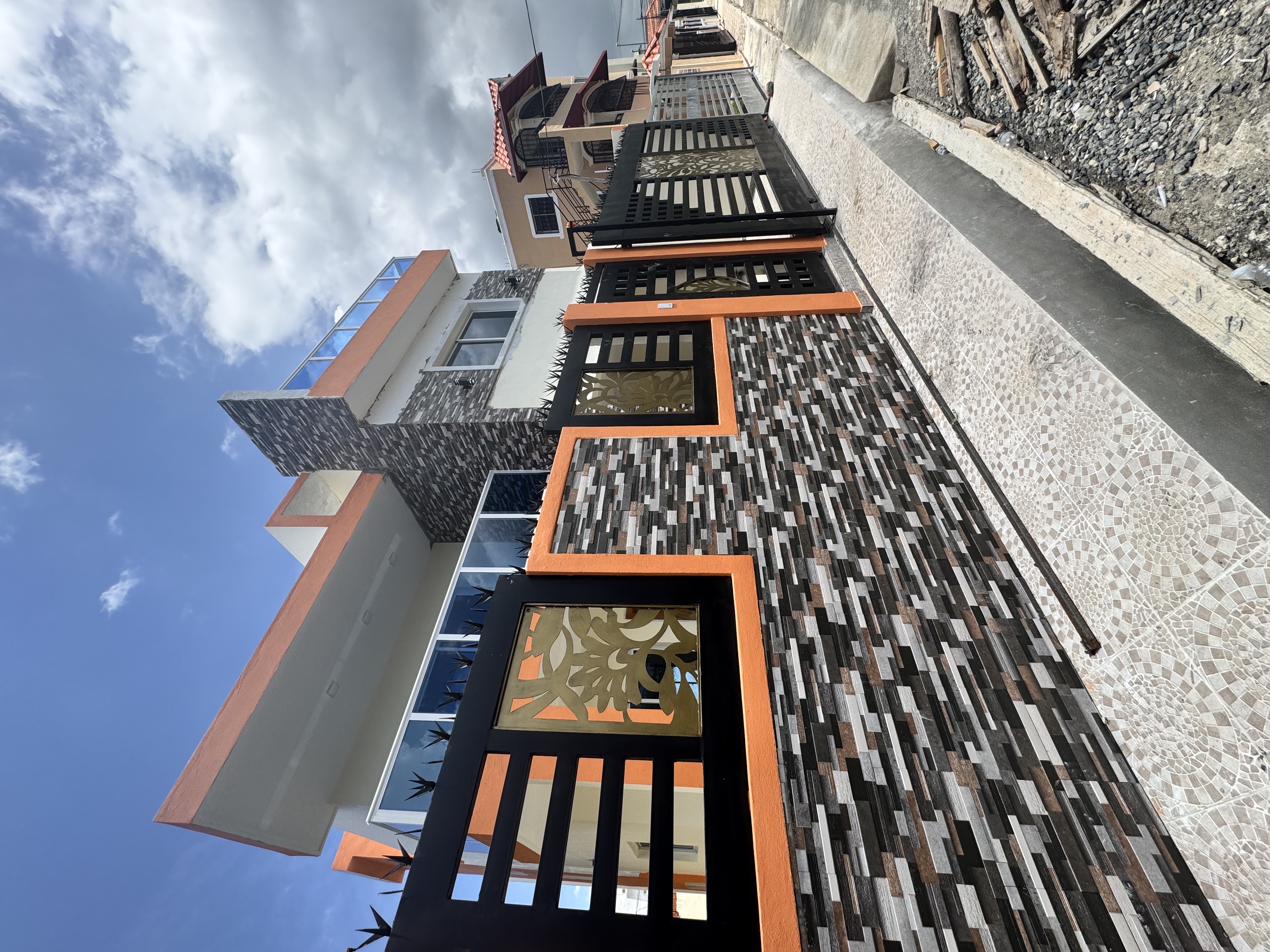 casas - venta de casa lujosa en la autopista de san isidro prado oriental  2