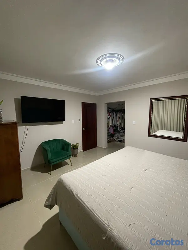apartamentos - Apartamento con ubicación céntrica, ascensor y parqueo techado de oportunidad  9