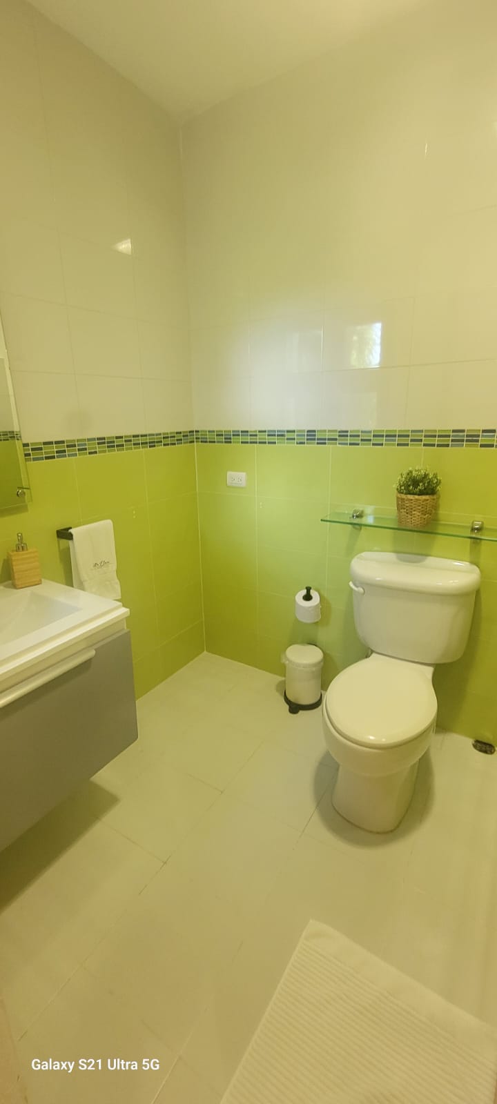 casas vacacionales y villas - Villa de 2 Niveles con 4 Habitaciones En Metro 7