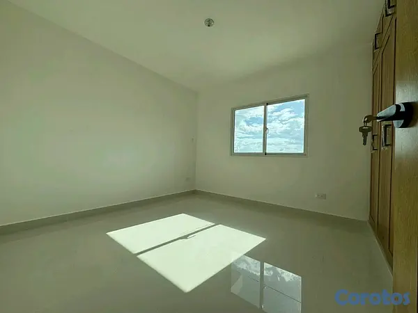 apartamentos - SE VENDE HERMOSO Y ESPACIOSO PRIMER NIVEL EN AVE. HISPANOAMERICANA, SANTIAGO 6