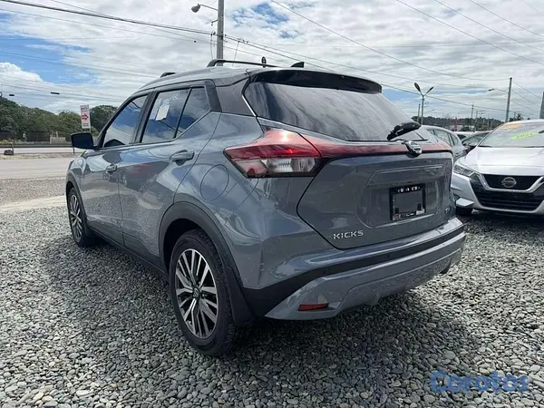 jeepetas y camionetas - Nissan Kicks SV 2021
 4