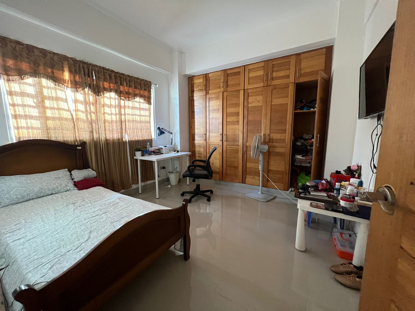 apartamentos - Vendo apartamento, en Jardines del Sur, próximo a la Núñezde Cáceres, 4to piso  2