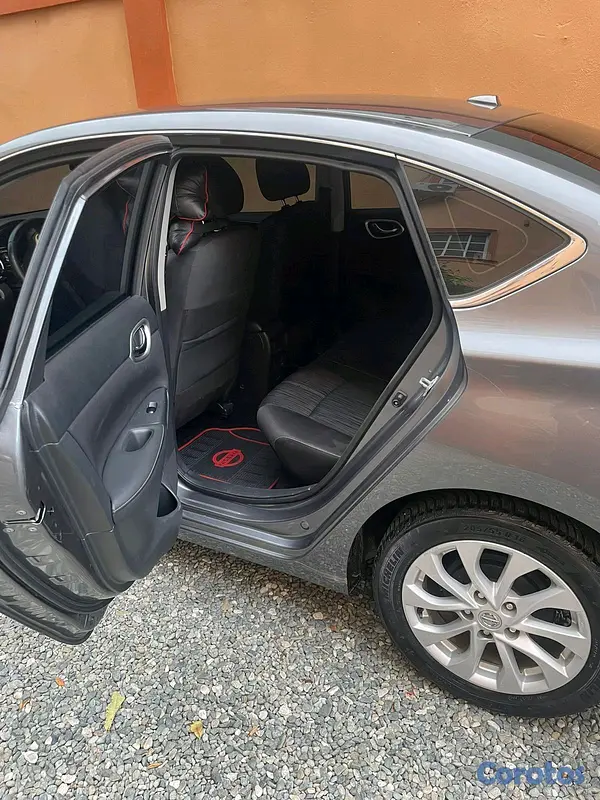 carros - Nissan sentra sv 2018 7